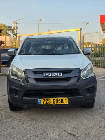 איסוזו די-מקס