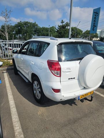 מודעת רכב טויוטה RAV4
