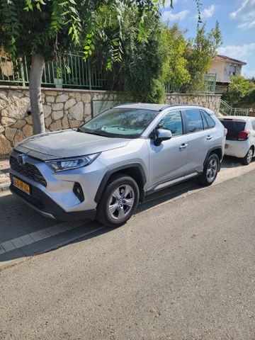 טויוטה RAV4