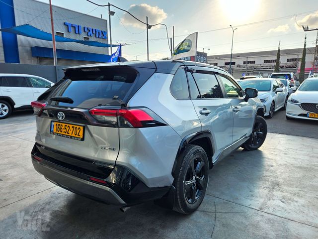 טויוטה RAV4