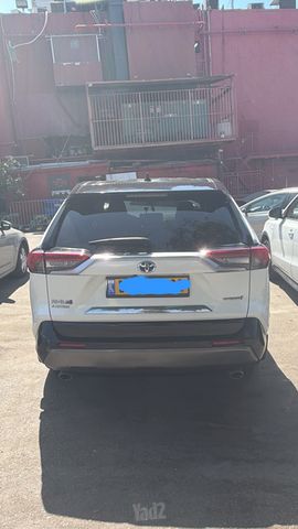 מודעת רכב טויוטה RAV4