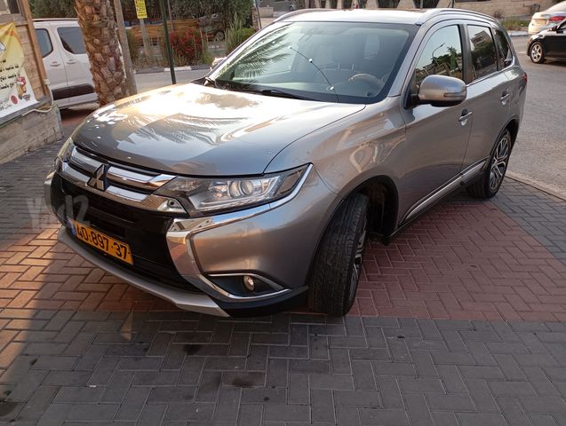מיצובישי אאוטלנדר