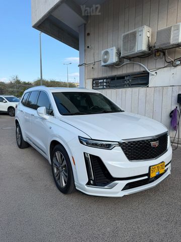 קאדילק XT6