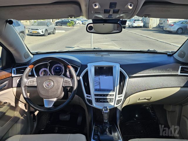 קאדילק SRX
