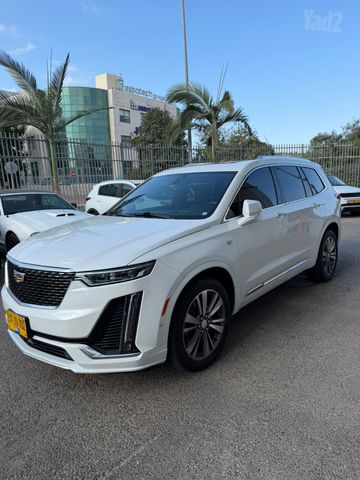 קאדילק XT6