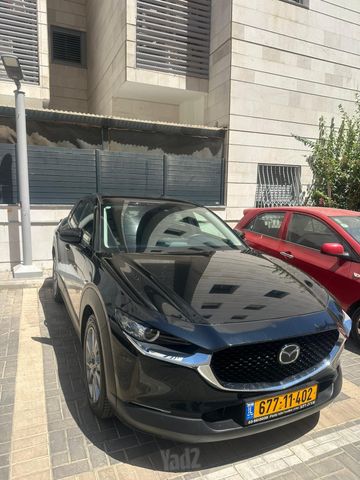 מודעת רכב מאזדה CX-30