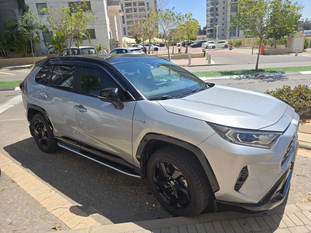 טויוטה RAV4