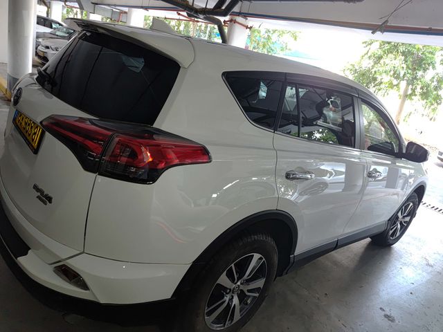 טויוטה RAV4