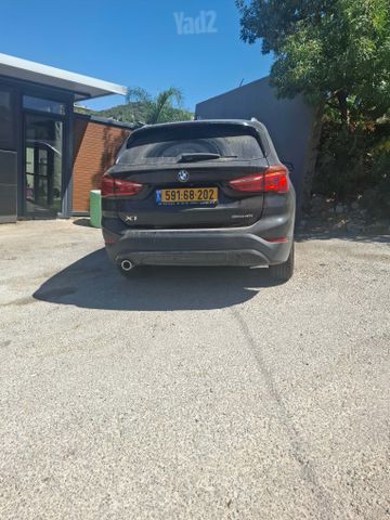 ב מ וו X1