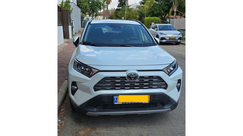 מודעת רכב טויוטה RAV4