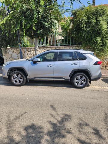 טויוטה RAV4