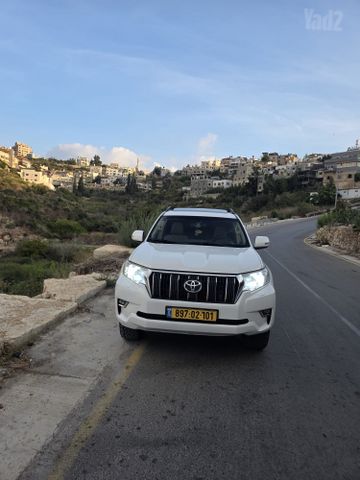 טויוטה לנד קרוזר
