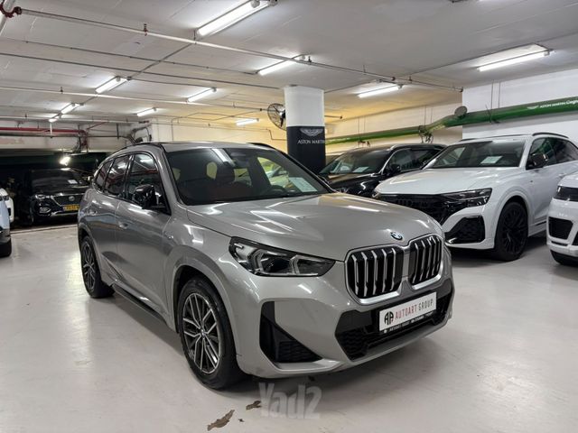 ב מ וו X1
