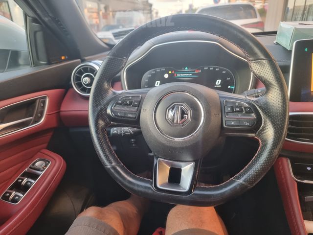 מודעת רכב אם ג'י EHS PHEV