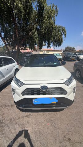 טויוטה RAV4
