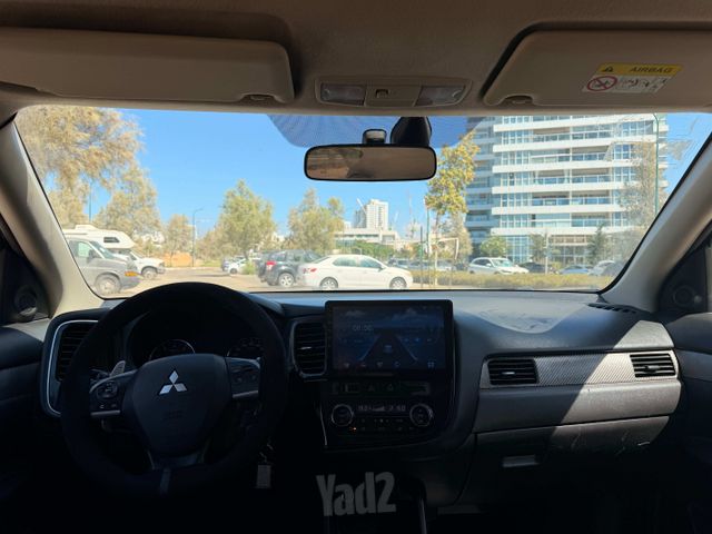 מיצובישי אאוטלנדר