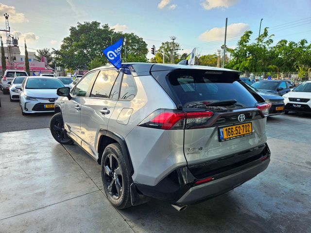 טויוטה RAV4