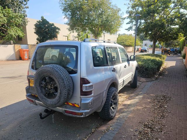 מיצובישי פג'רו