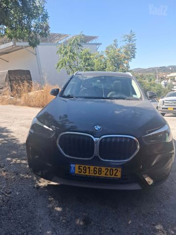 ב מ וו X1