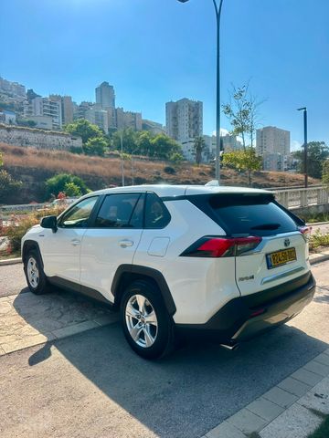 טויוטה RAV4
