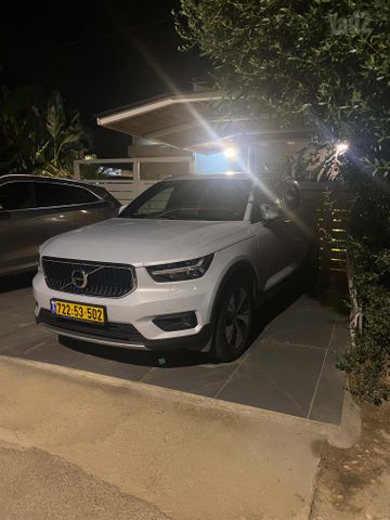וולוו XC40