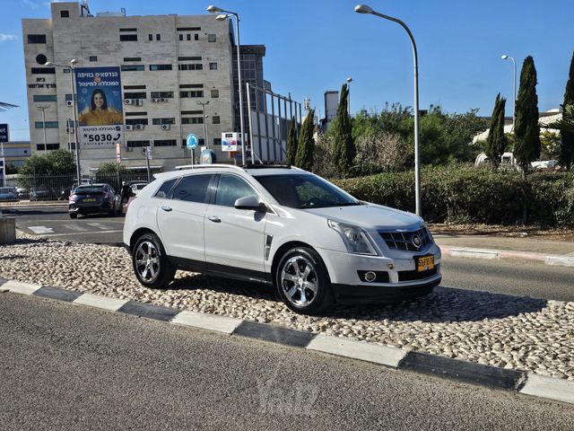 קאדילק SRX