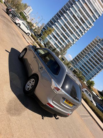 מיצובישי אאוטלנדר