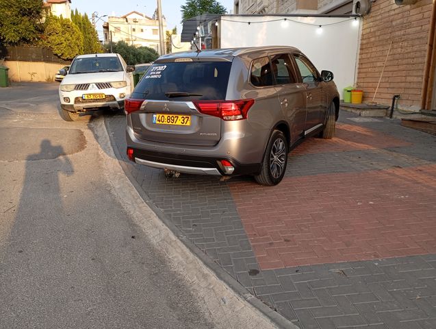 מודעת רכב מיצובישי אאוטלנדר