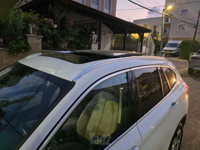 ב מ וו X1
