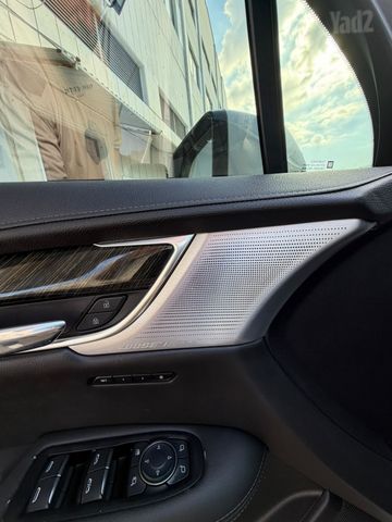 קאדילק XT6