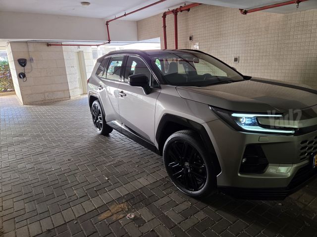 טויוטה RAV4