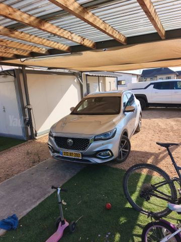 מודעת רכב אם ג'י EHS PHEV