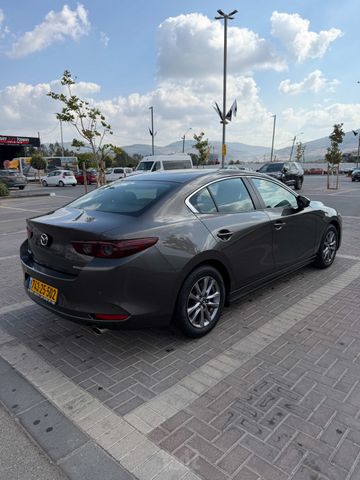 מאזדה 3
