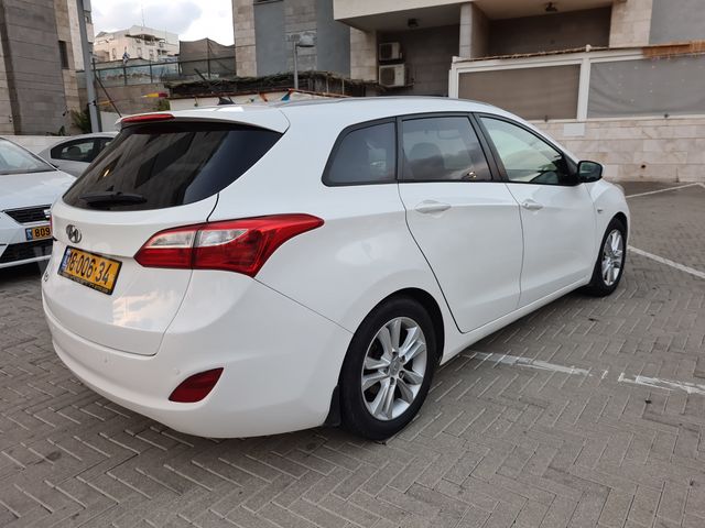 יונדאי i30