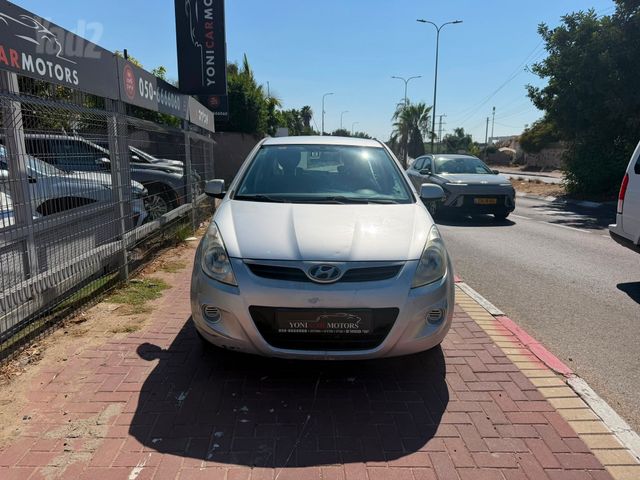 יונדאי i20