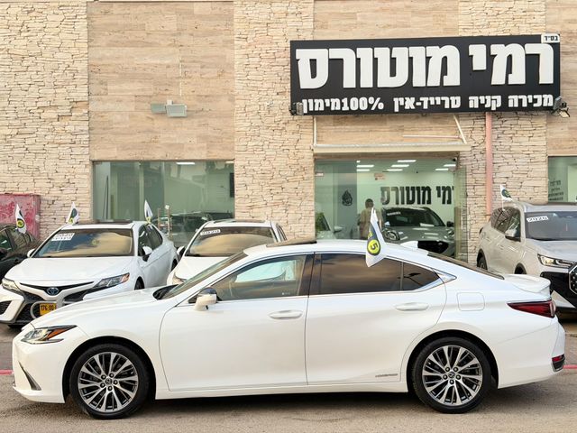 לקסוס ES