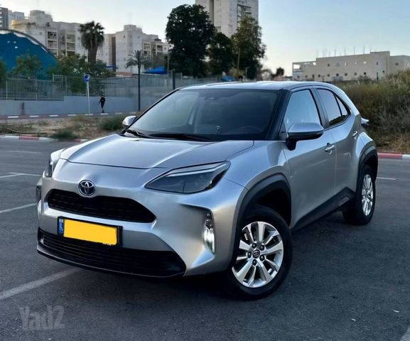 מודעת רכב טויוטה יאריס קרוס
