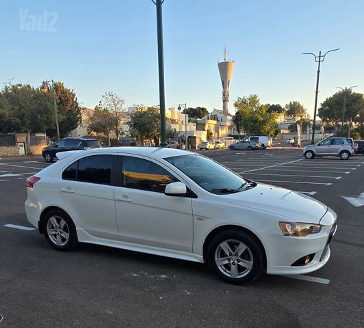 מיצובישי לנסר