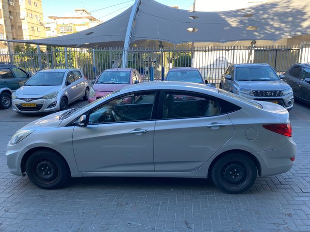 יונדאי אקסנט i25