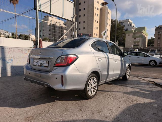 מיצובישי אטראז'