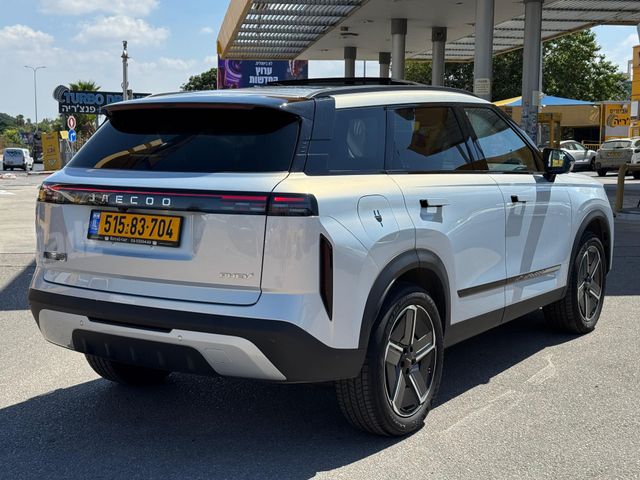 ג'אקו J7