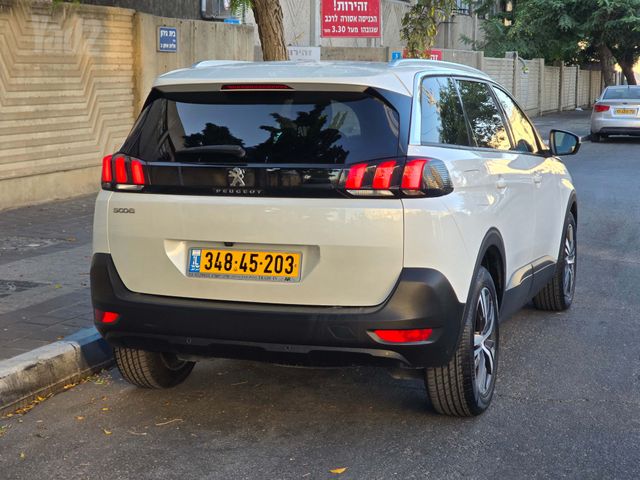 פיג'ו 5008