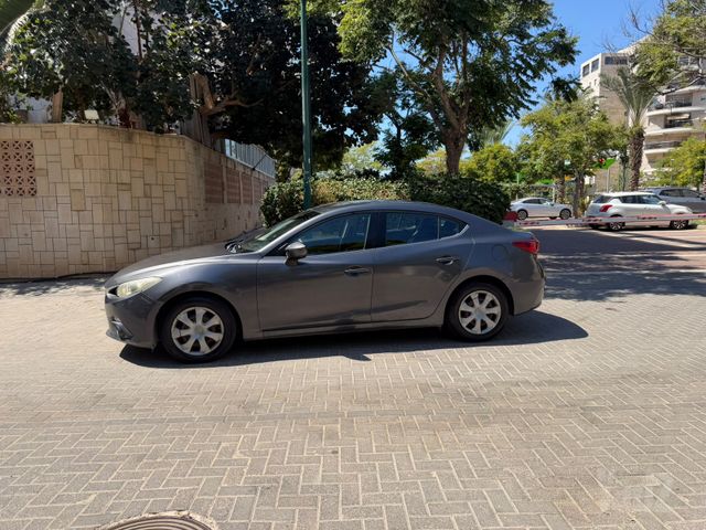 מאזדה 3