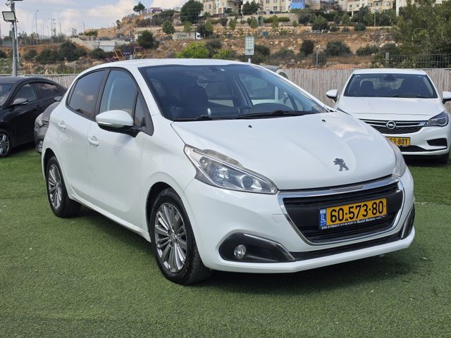 פיג'ו 208