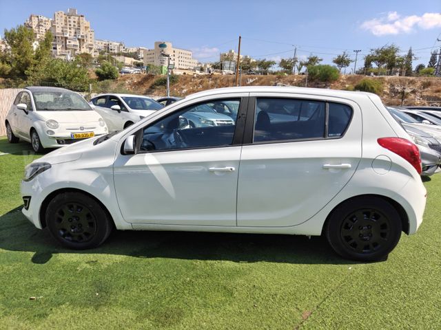 יונדאי i20
