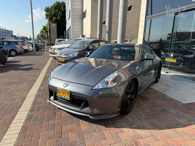 ניסאן 370Z