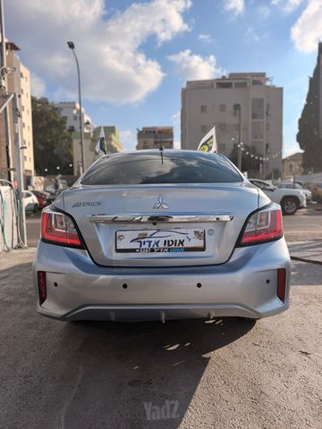 מודעת רכב מיצובישי אטראז' 1