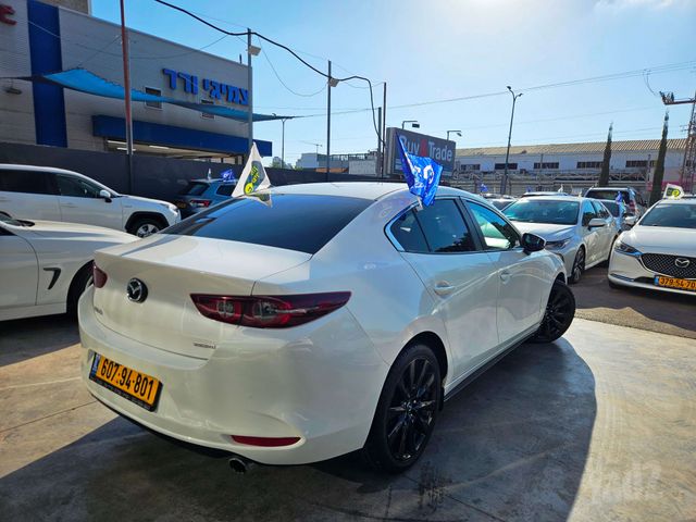 מאזדה 3