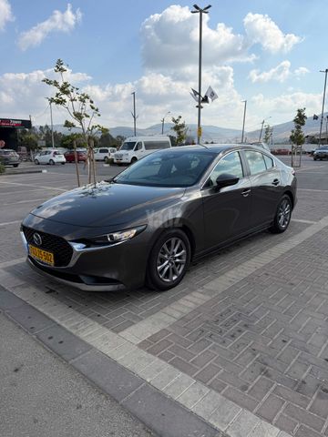 מודעת רכב מאזדה 3