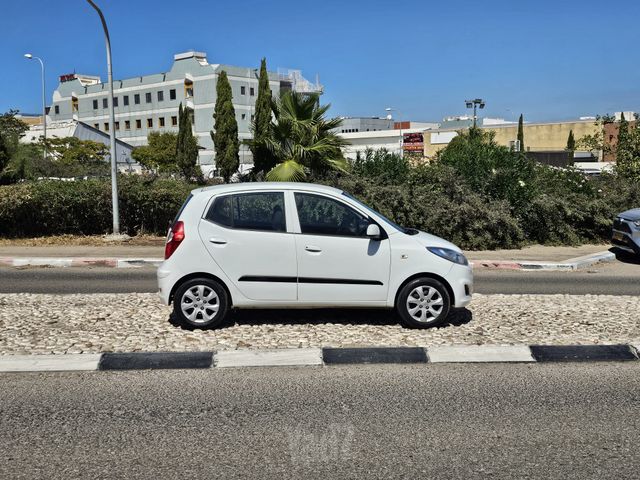יונדאי i10